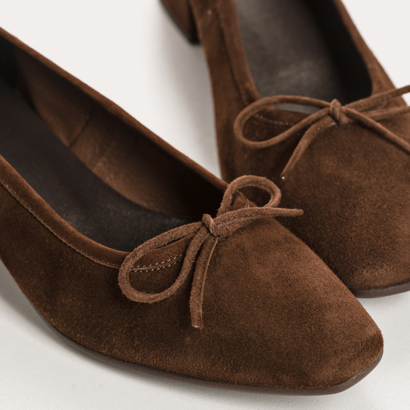 Ballerines à talons en cuir velours