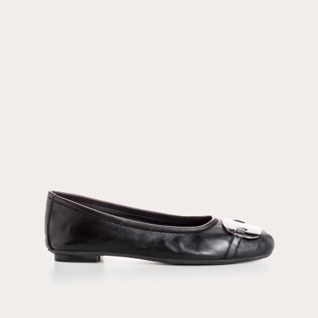 Leather ballerinas with silver metal jewel plate