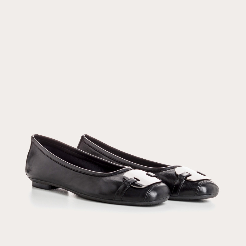 Ballerines en cuir avec plaque bijou en métal argenté