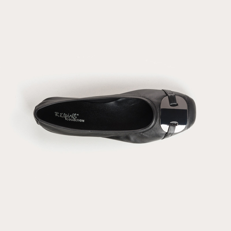 Leather ballerinas with silver metal jewel plate