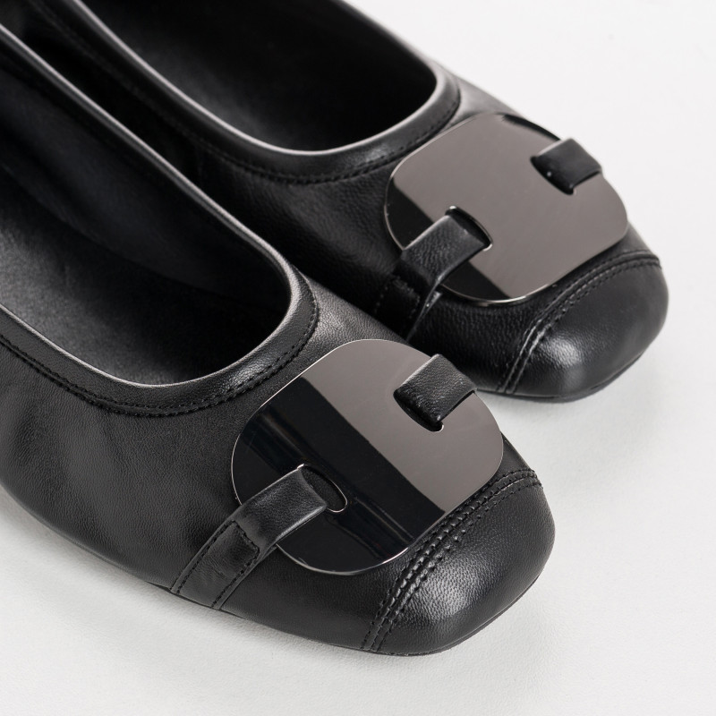 Leather ballerinas with silver metal jewel plate