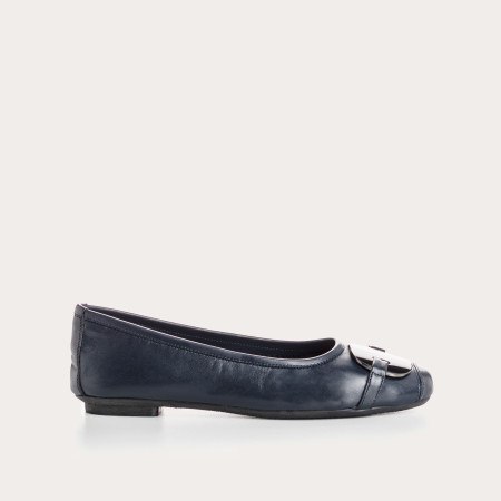 Leather ballerinas with silver metal jewel plate