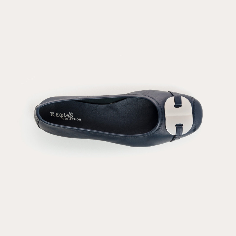 Leather ballerinas with silver metal jewel plate