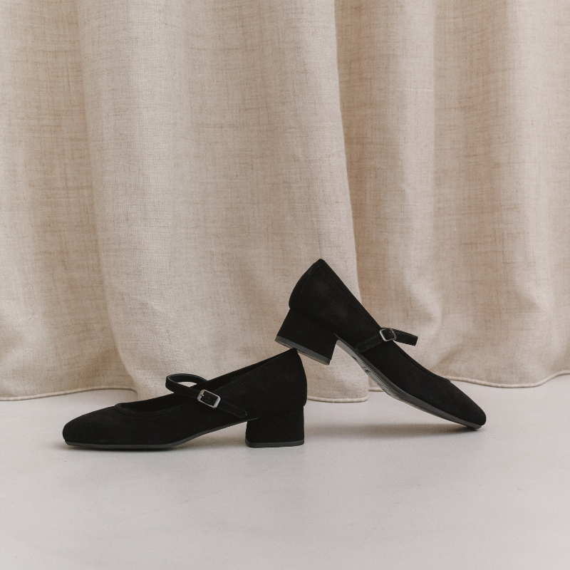 Babies with velvet leather heels