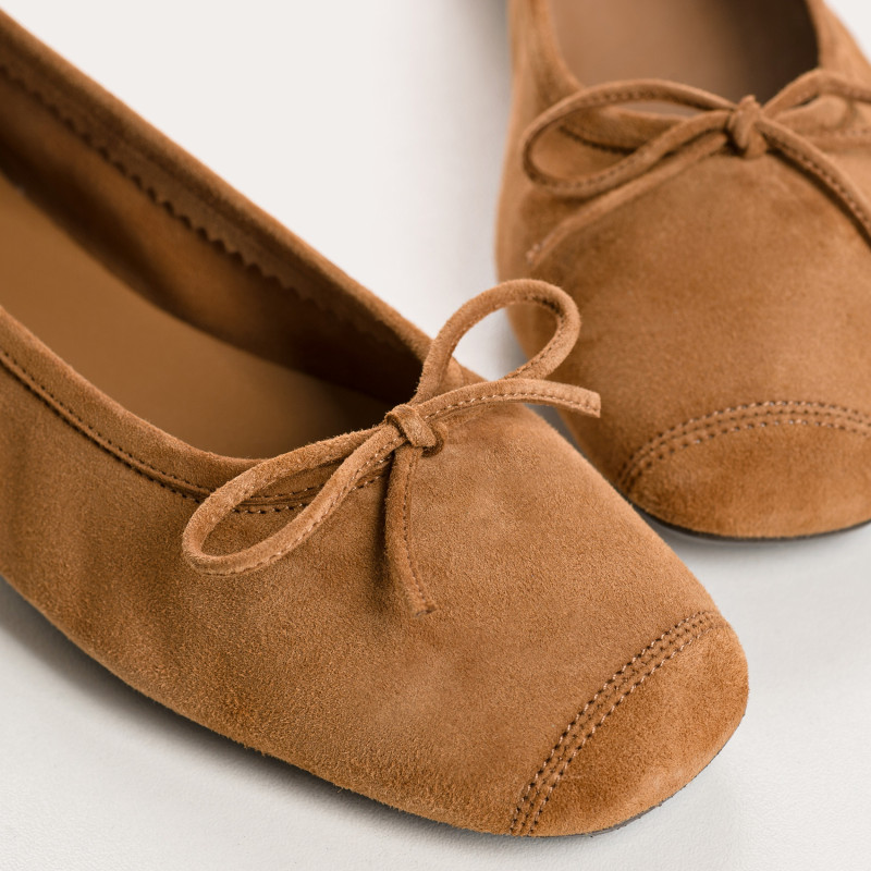 Flat ballerinas with velvet leather knot with tip reinforcement