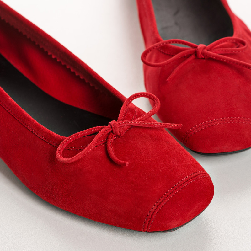 Flat ballerinas with velvet leather knot with tip reinforcement