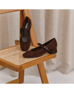 Babies with velvet leather heels