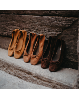 Flat ballerinas with velvet leather knot with tip reinforcement