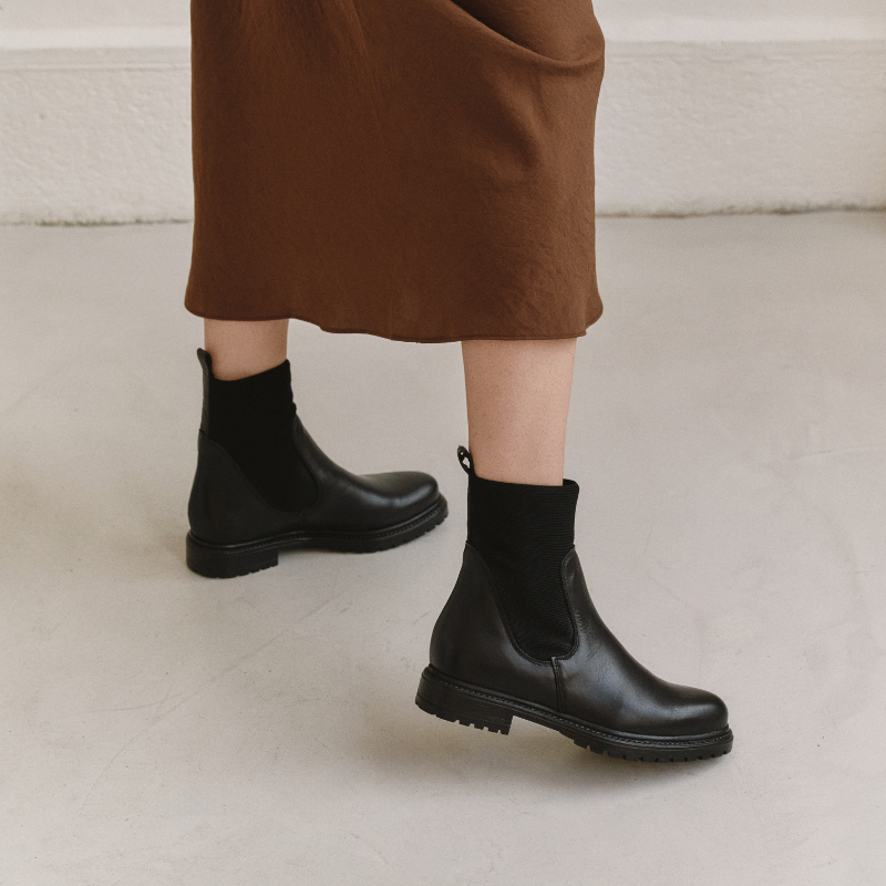 Boots Chelsea leather flat with elastic