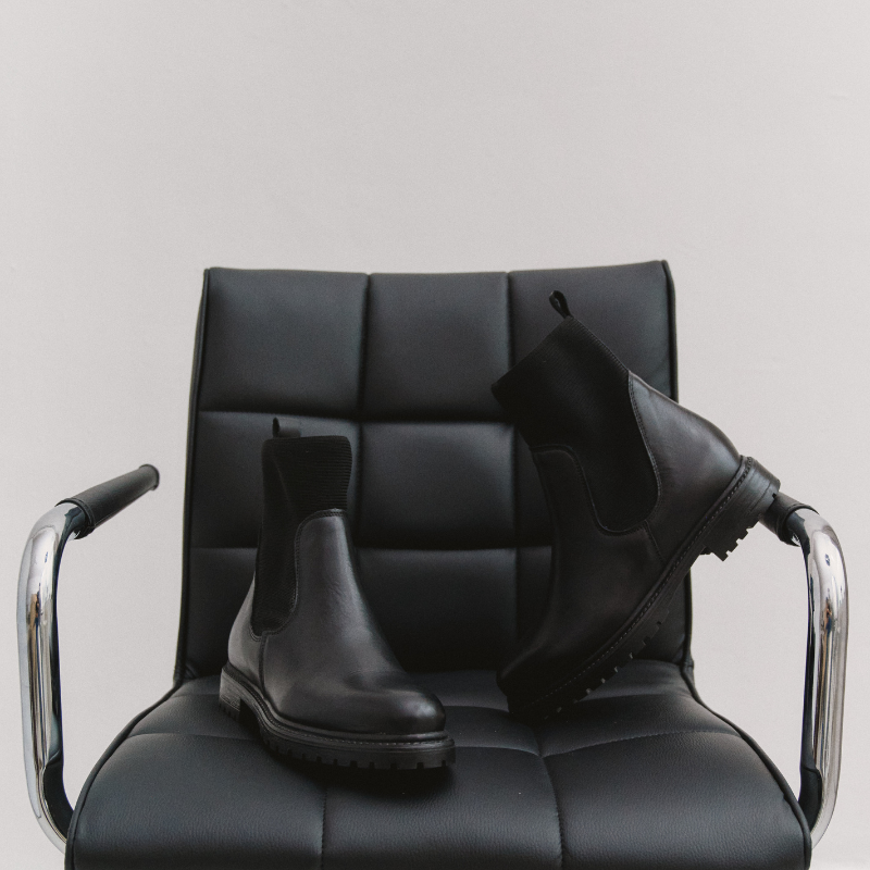 Boots Chelsea plates en cuir avec élastiques