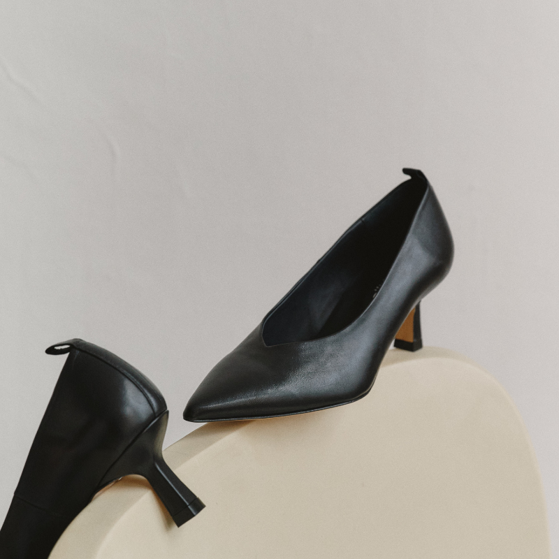 Black Leather Bless Pumps | Reqins