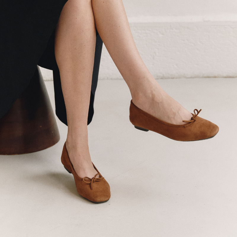 Flat ballerinas with velvet leather knot with tip reinforcement