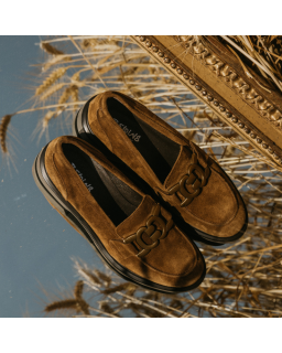 Mocassins Janet en cuir velours oilé camel | Chic & confort – Reqins