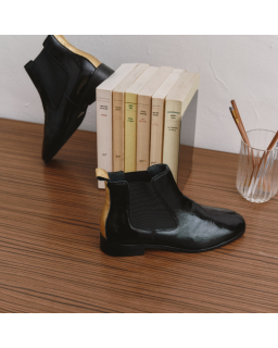Naplak Leather Zellie Boots - Elegance & Modernity | Reqins